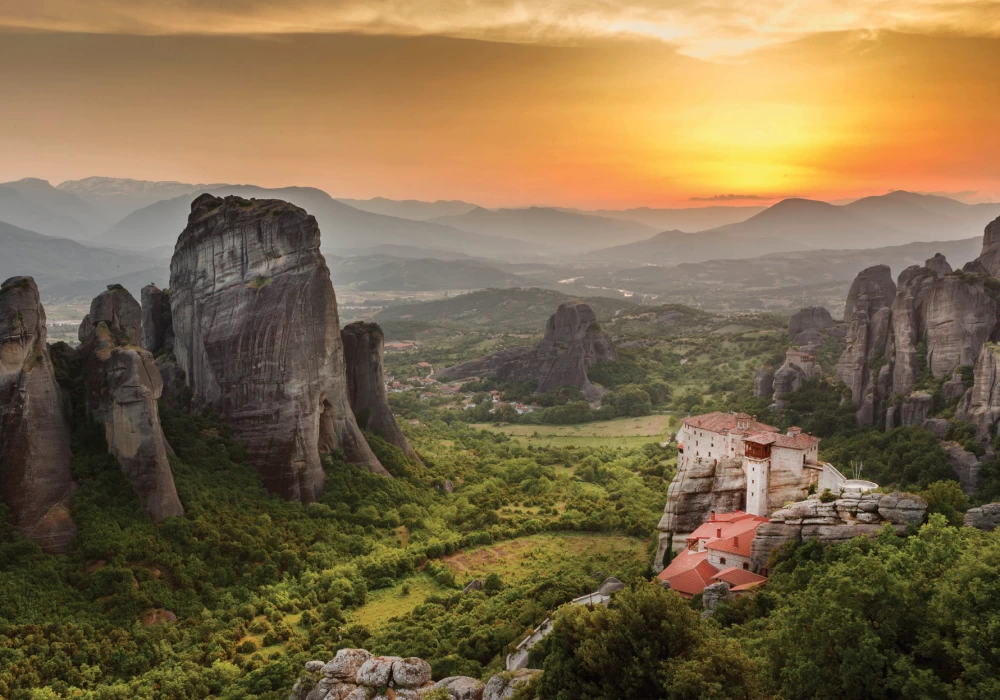 Meteora: Tagesausflug ab Athen mit dem Zug